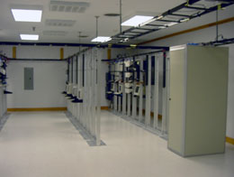 Server Room (solid floor, overhead cable trays